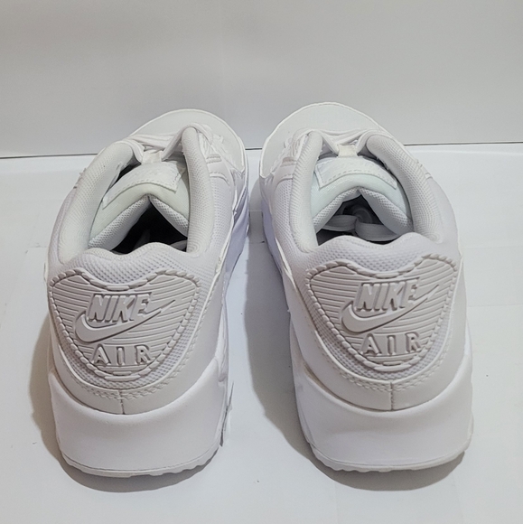 Nike Air Max 90 Triple White Sneaker Shoes - Picture 4 of 6